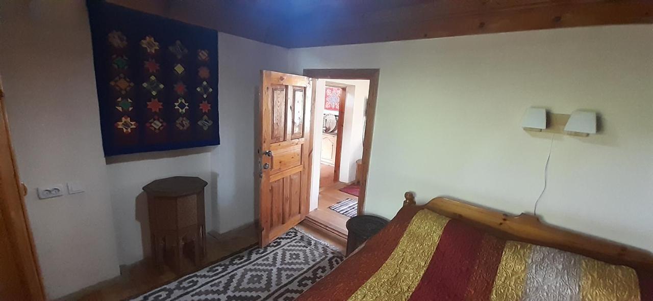 Ethno Guest House Caravan Tamchy Exterior foto